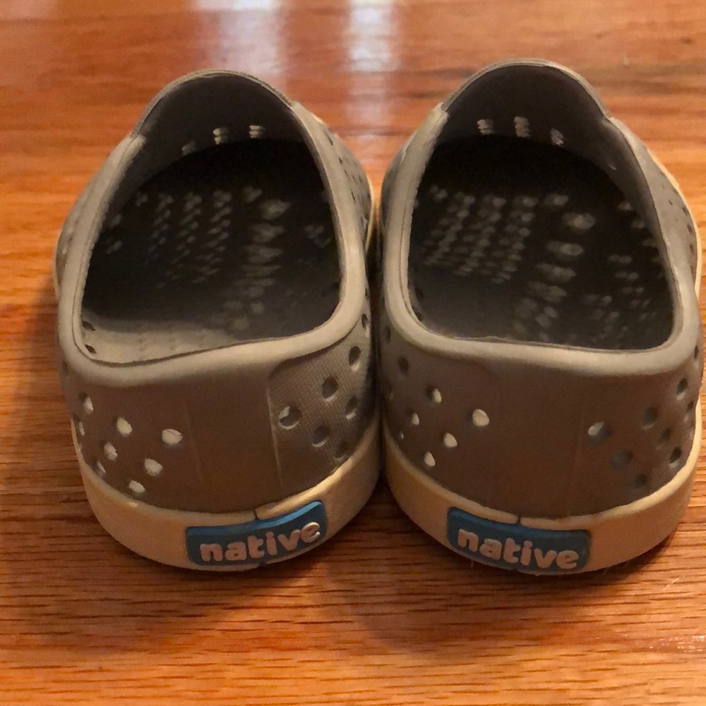 Native shoes - Picture 2 of 2